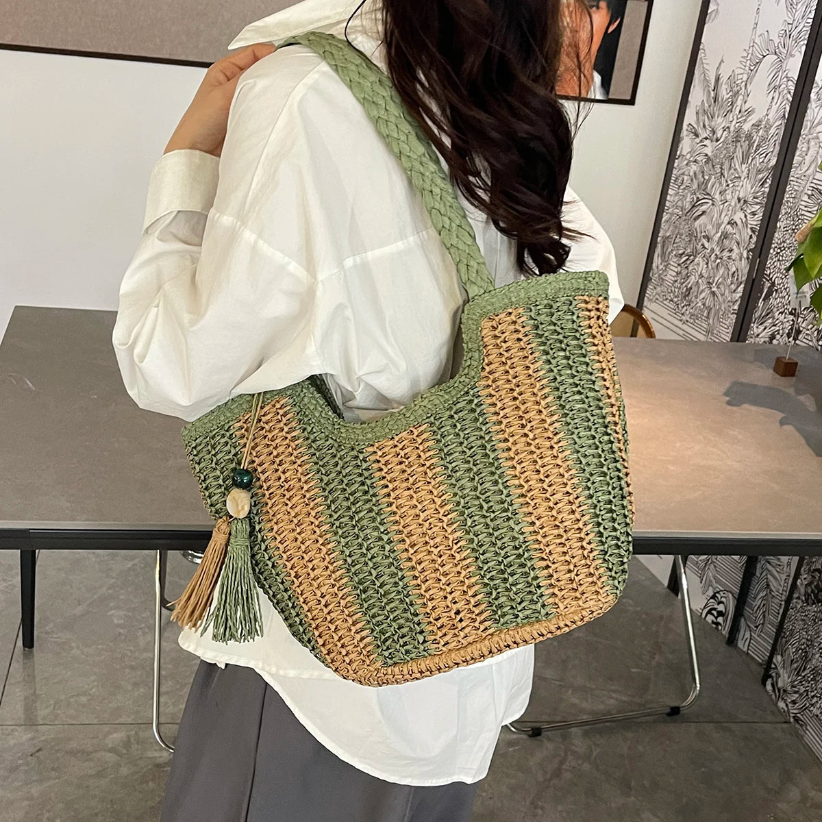 Women handbags.2025 Summer New Striped Handbag Large-capacity lightweight leisure one-shoulder straw bag holiday shopping basket