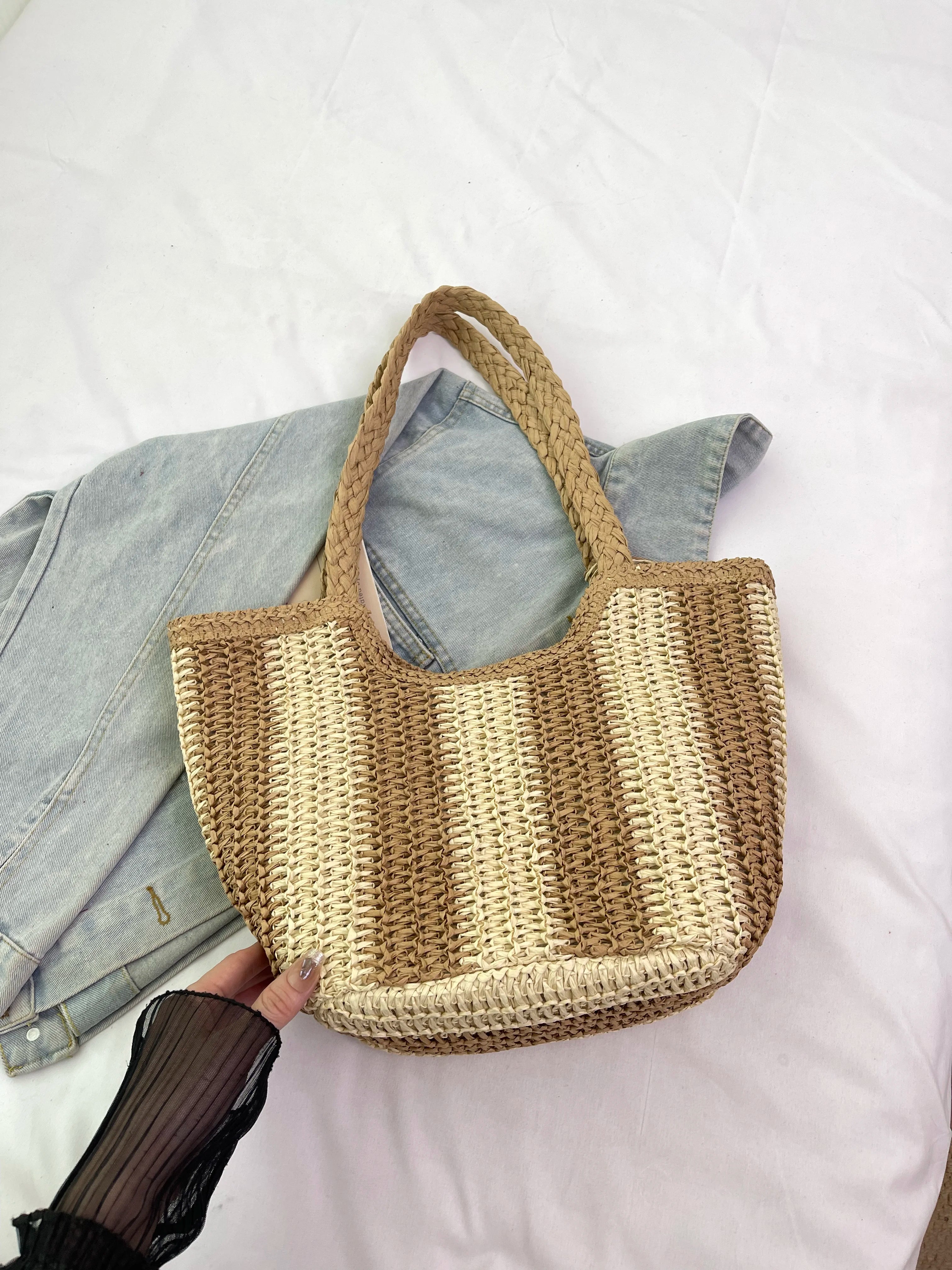 Women handbags.2025 Summer New Striped Handbag Large-capacity lightweight leisure one-shoulder straw bag holiday shopping basket