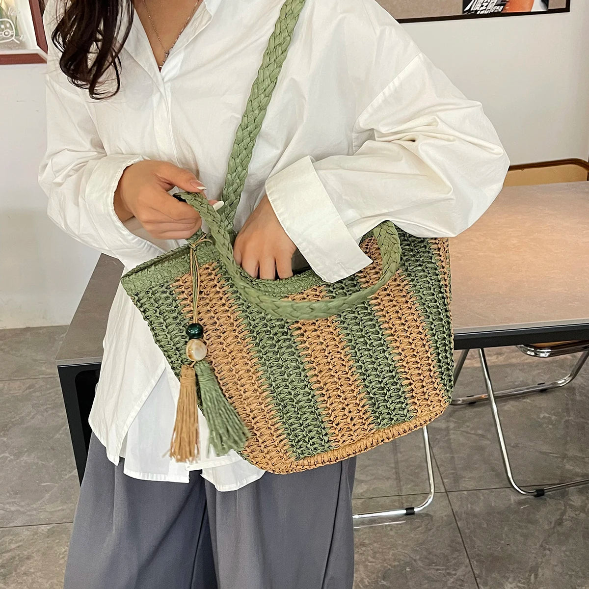 Women handbags.2025 Summer New Striped Handbag Large-capacity lightweight leisure one-shoulder straw bag holiday shopping basket