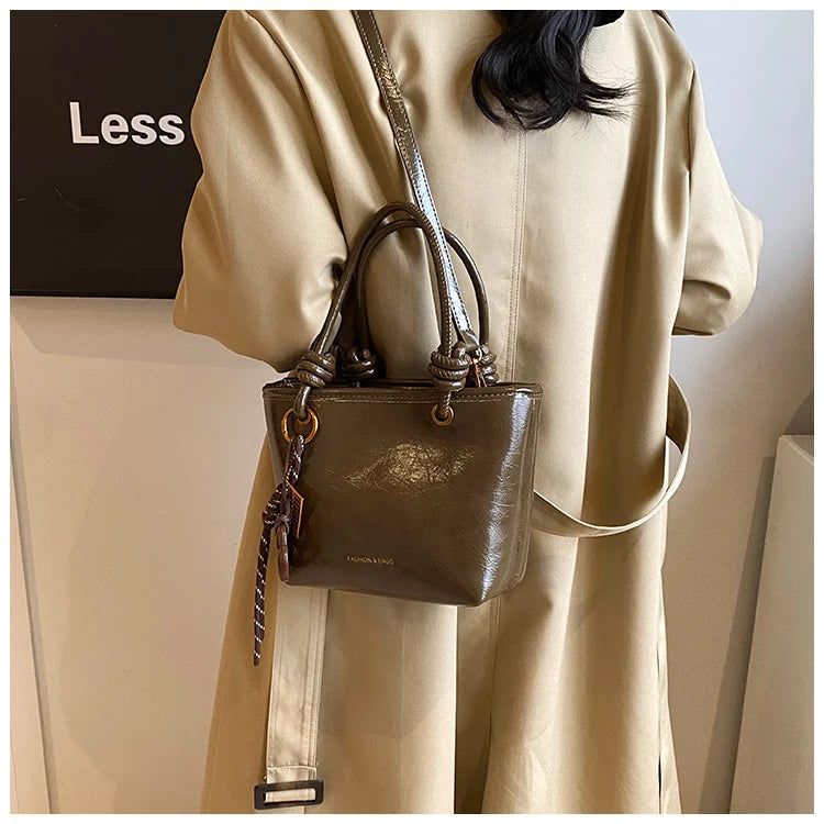 Fashion Top-handle Bags For Women Red Handbag Luxury Brand Designer Shoulder Crossbody Bags With Pendant Bucket Totes Bolsas