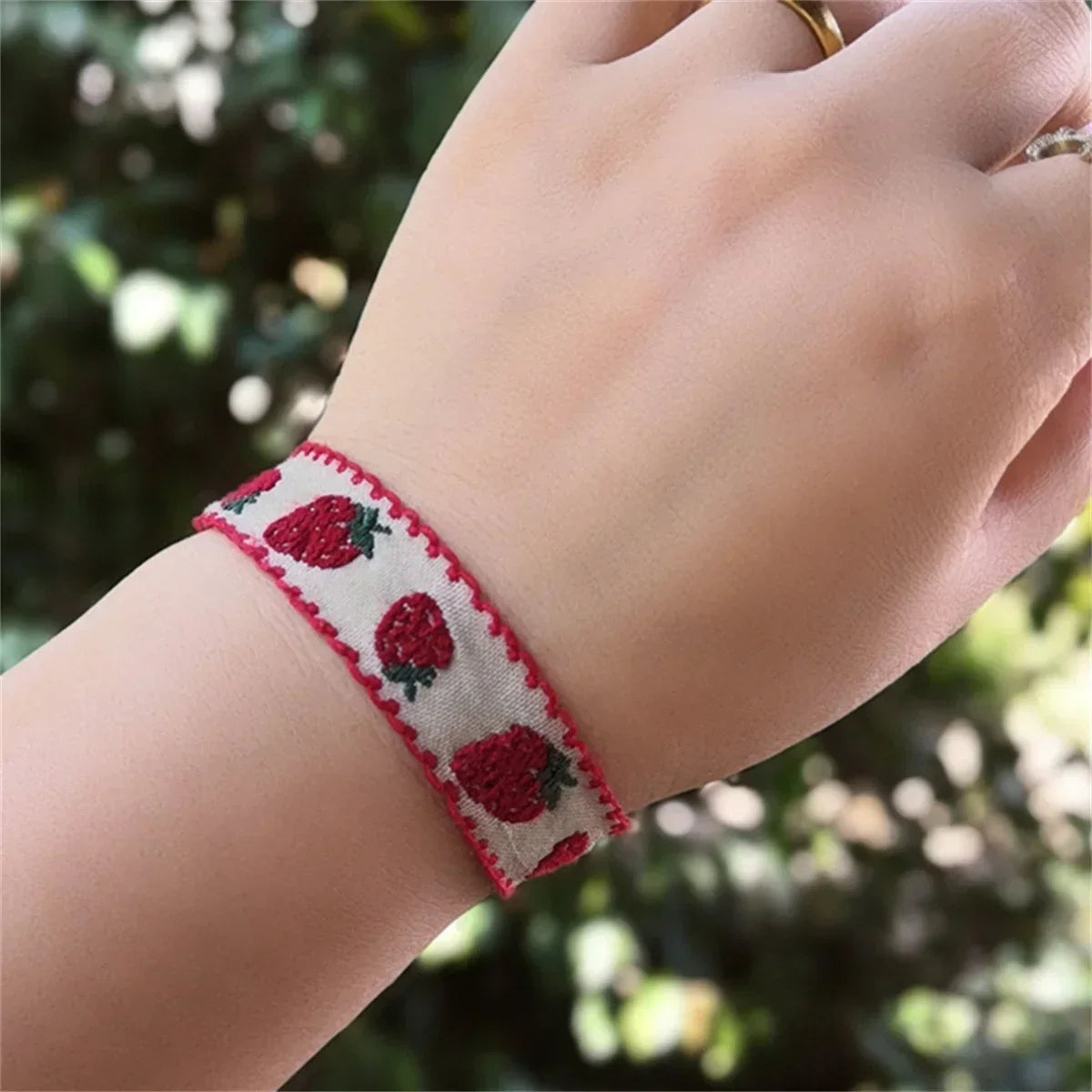 1pcs Boho Strawberry Flower Embroidered Bracelet for Kids Handmade Braided Bracelet