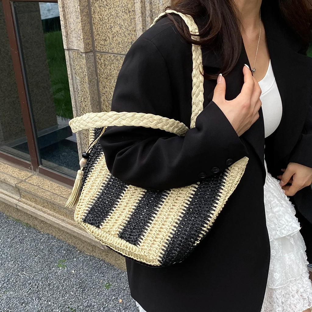 Women handbags.2025 Summer New Striped Handbag Large-capacity lightweight leisure one-shoulder straw bag holiday shopping basket