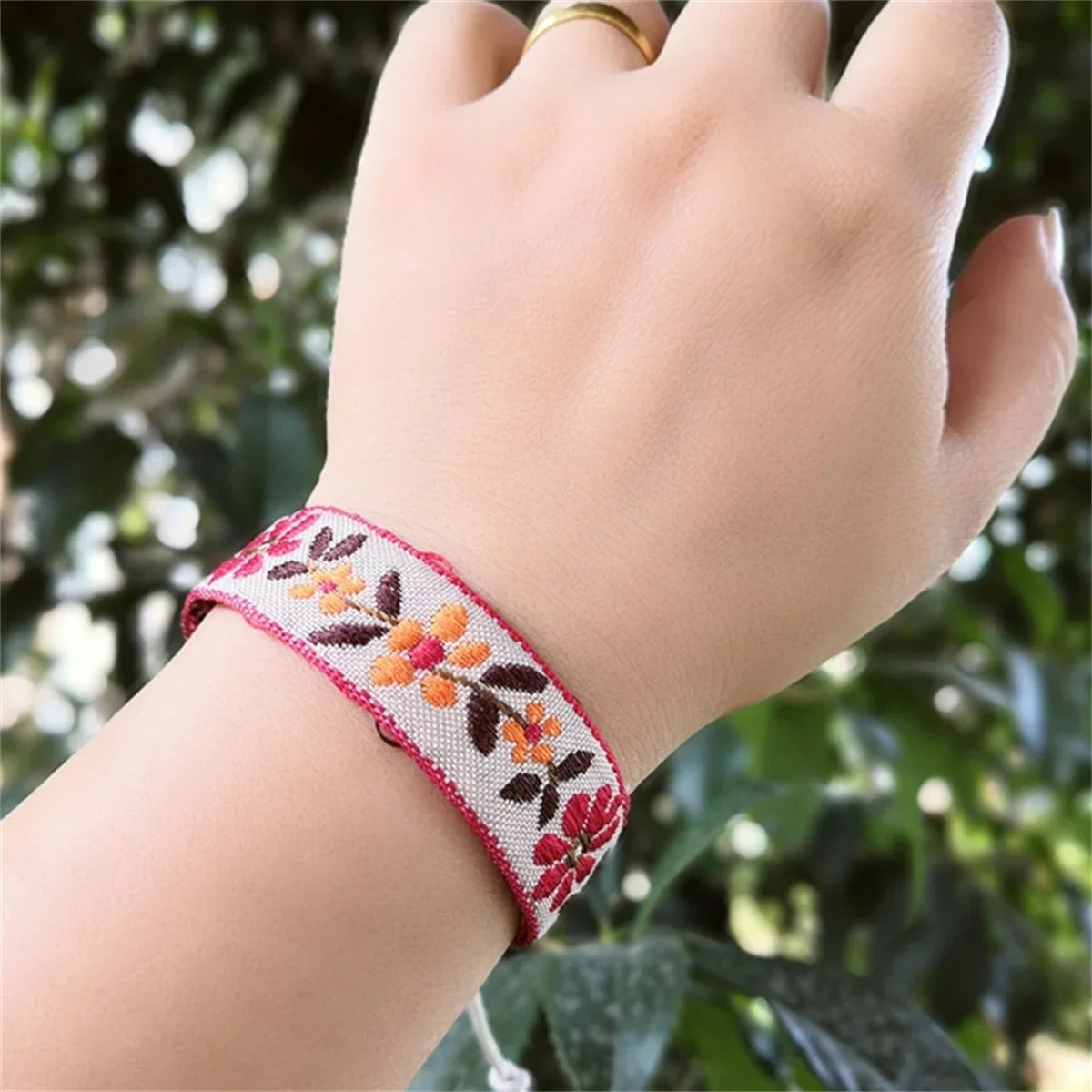 1pcs Boho Strawberry Flower Embroidered Bracelet for Kids Handmade Braided Bracelet