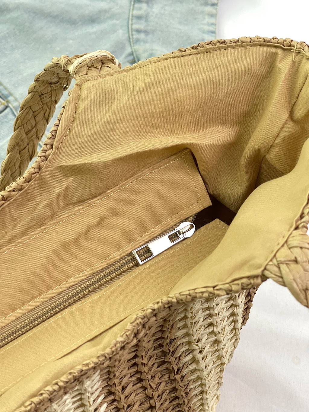 Women handbags.2025 Summer New Striped Handbag Large-capacity lightweight leisure one-shoulder straw bag holiday shopping basket