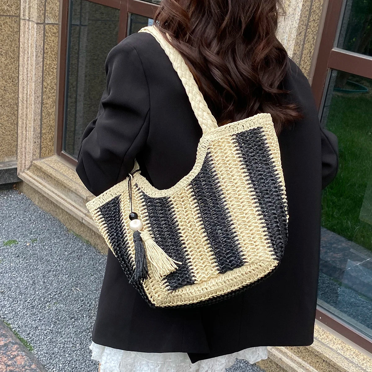 Women handbags.2025 Summer New Striped Handbag Large-capacity lightweight leisure one-shoulder straw bag holiday shopping basket