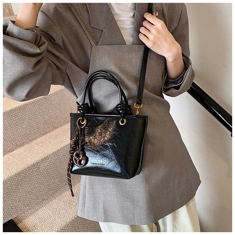 Fashion Top-handle Bags For Women Red Handbag Luxury Brand Designer Shoulder Crossbody Bags With Pendant Bucket Totes Bolsas