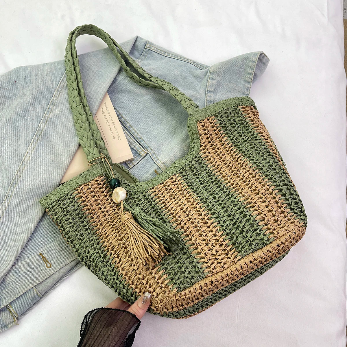 Women handbags.2025 Summer New Striped Handbag Large-capacity lightweight leisure one-shoulder straw bag holiday shopping basket