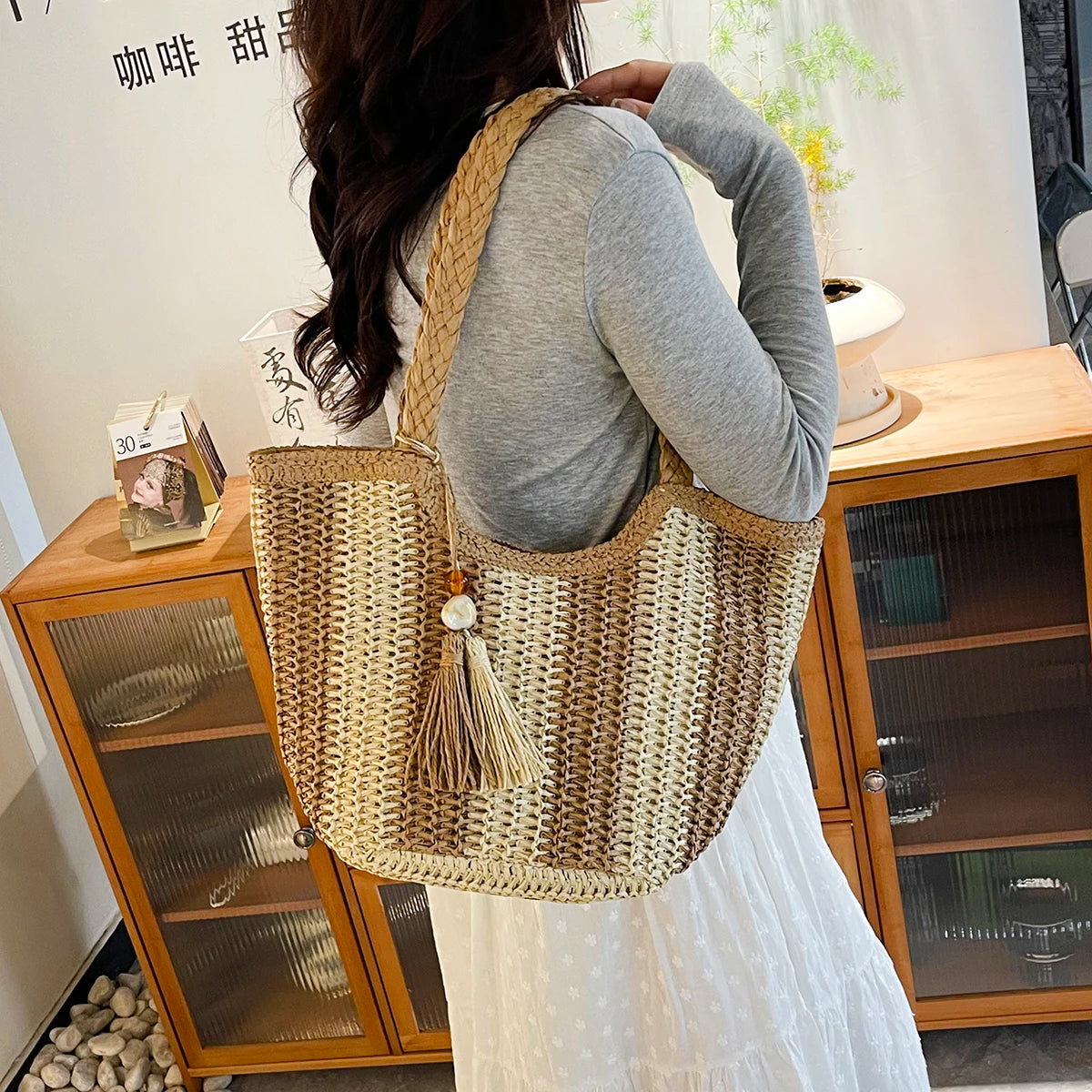 Women handbags.2025 Summer New Striped Handbag Large-capacity lightweight leisure one-shoulder straw bag holiday shopping basket