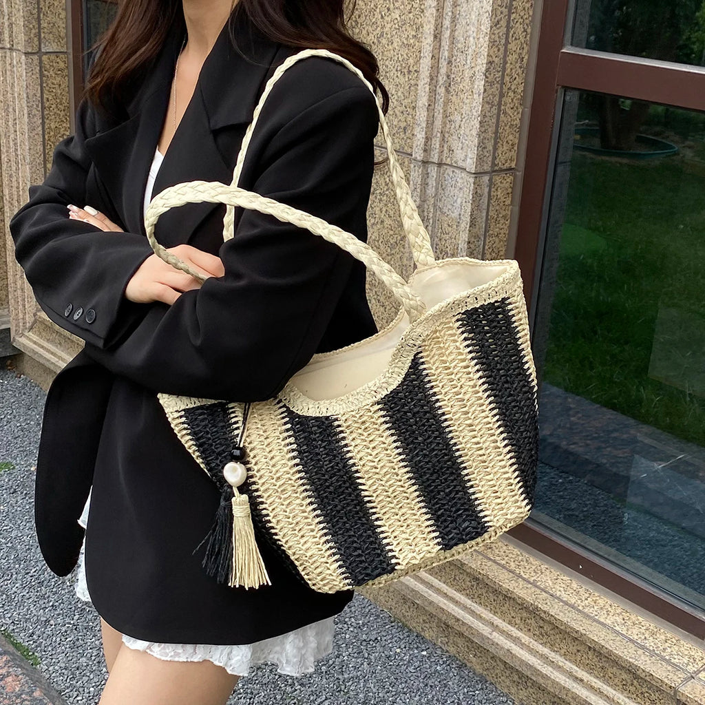 Women handbags.2025 Summer New Striped Handbag Large-capacity lightweight leisure one-shoulder straw bag holiday shopping basket