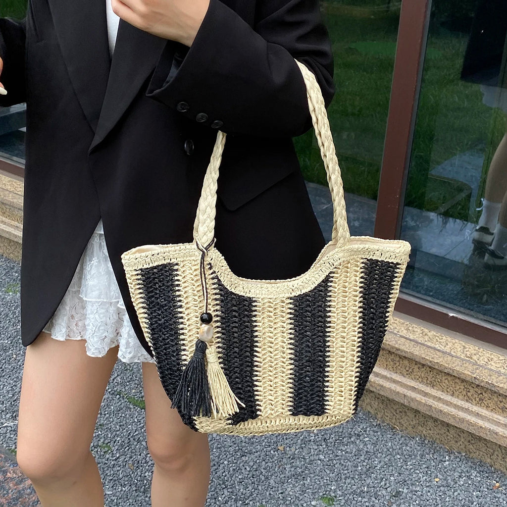 Women handbags.2025 Summer New Striped Handbag Large-capacity lightweight leisure one-shoulder straw bag holiday shopping basket