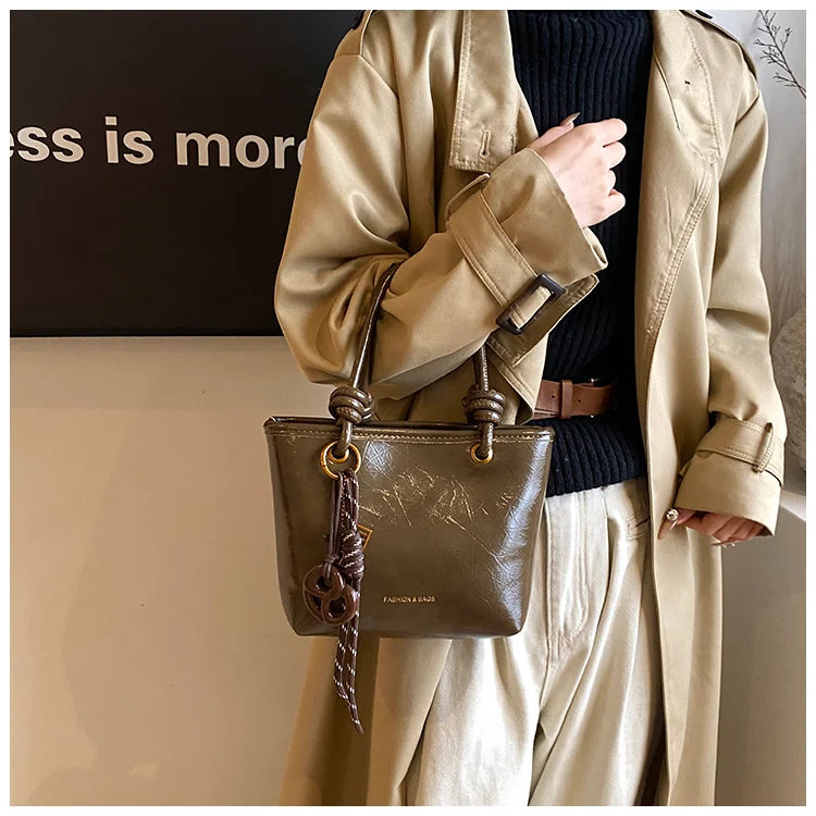 Fashion Top-handle Bags For Women Red Handbag Luxury Brand Designer Shoulder Crossbody Bags With Pendant Bucket Totes Bolsas